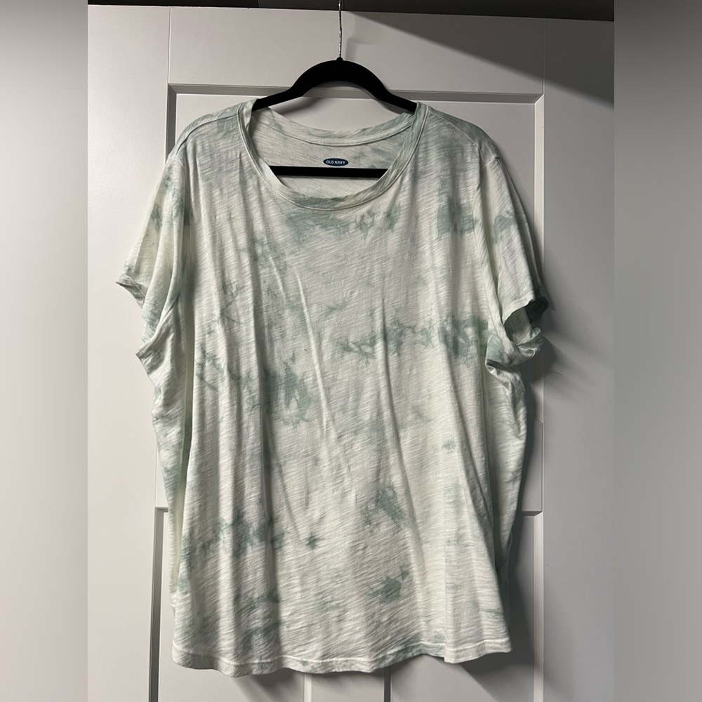 Old Navy everywear tee. XXL, green and white.